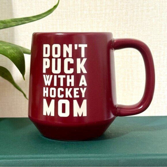 Indigo "Don't Puck With A Hockey Mom" Mug ~ Maroon ~ New - Picture 3 of 6